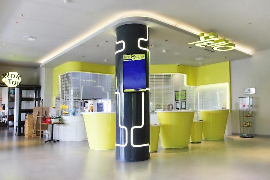 Yello Hotel Jemursari Сурабая Экстерьер фото