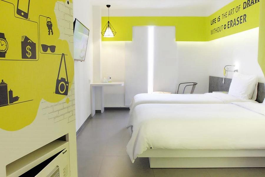 Yello Hotel Jemursari Сурабая Экстерьер фото