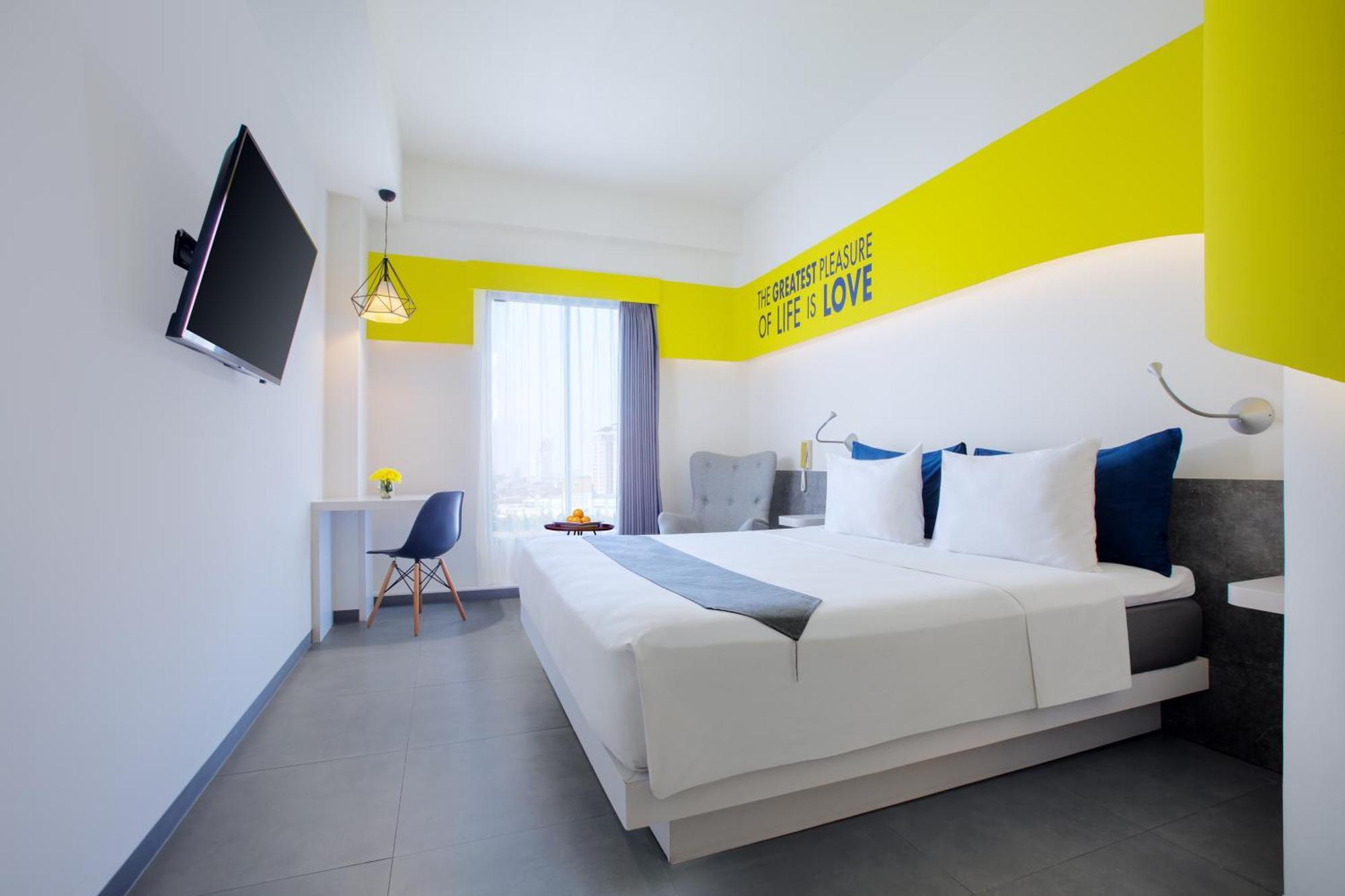 Yello Hotel Jemursari Сурабая Экстерьер фото