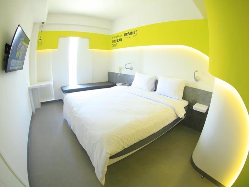 Yello Hotel Jemursari Сурабая Экстерьер фото