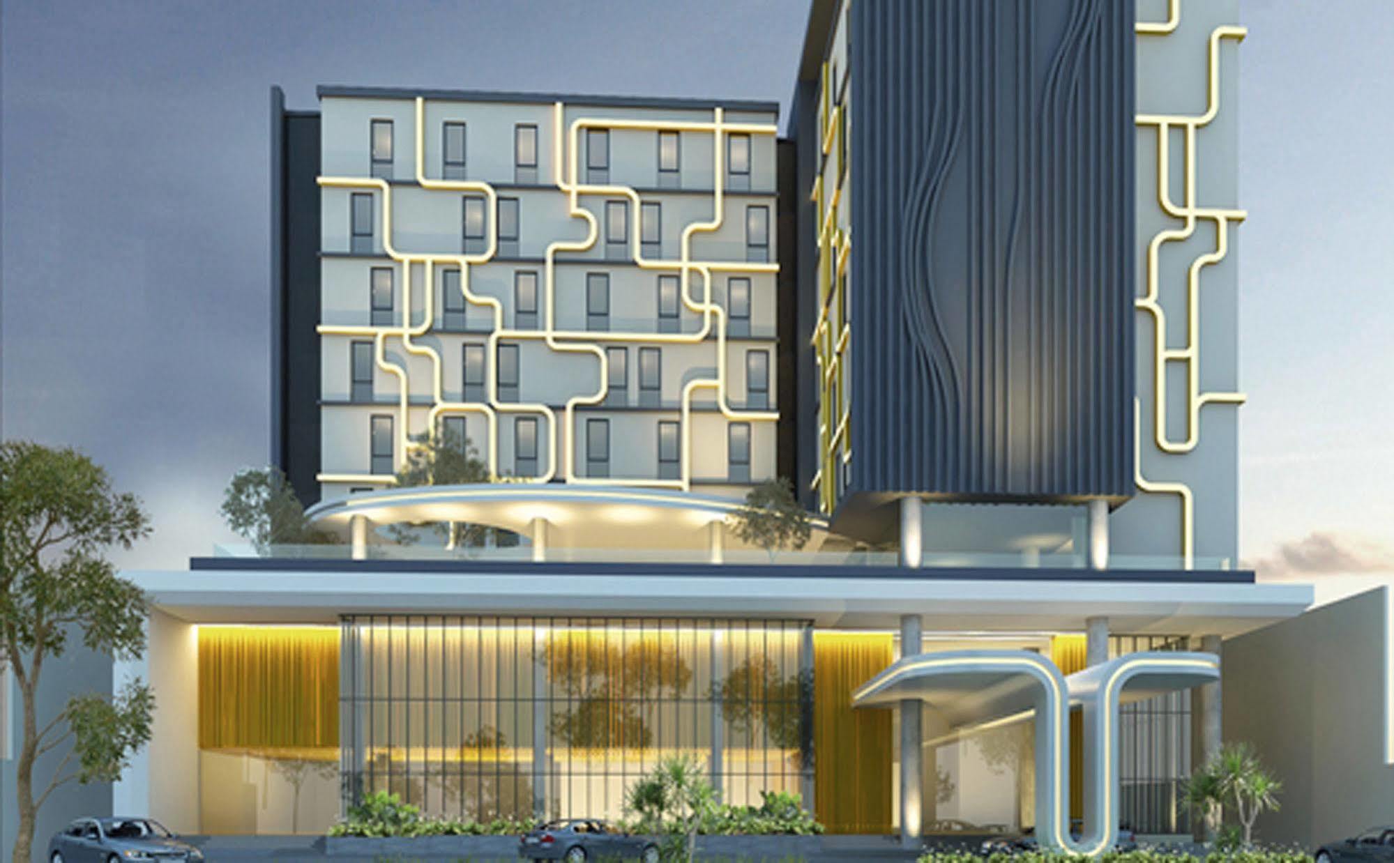 Yello Hotel Jemursari Сурабая Экстерьер фото