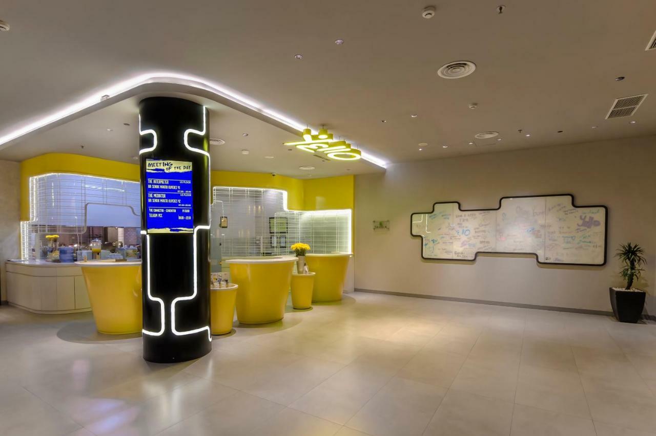 Yello Hotel Jemursari Сурабая Экстерьер фото